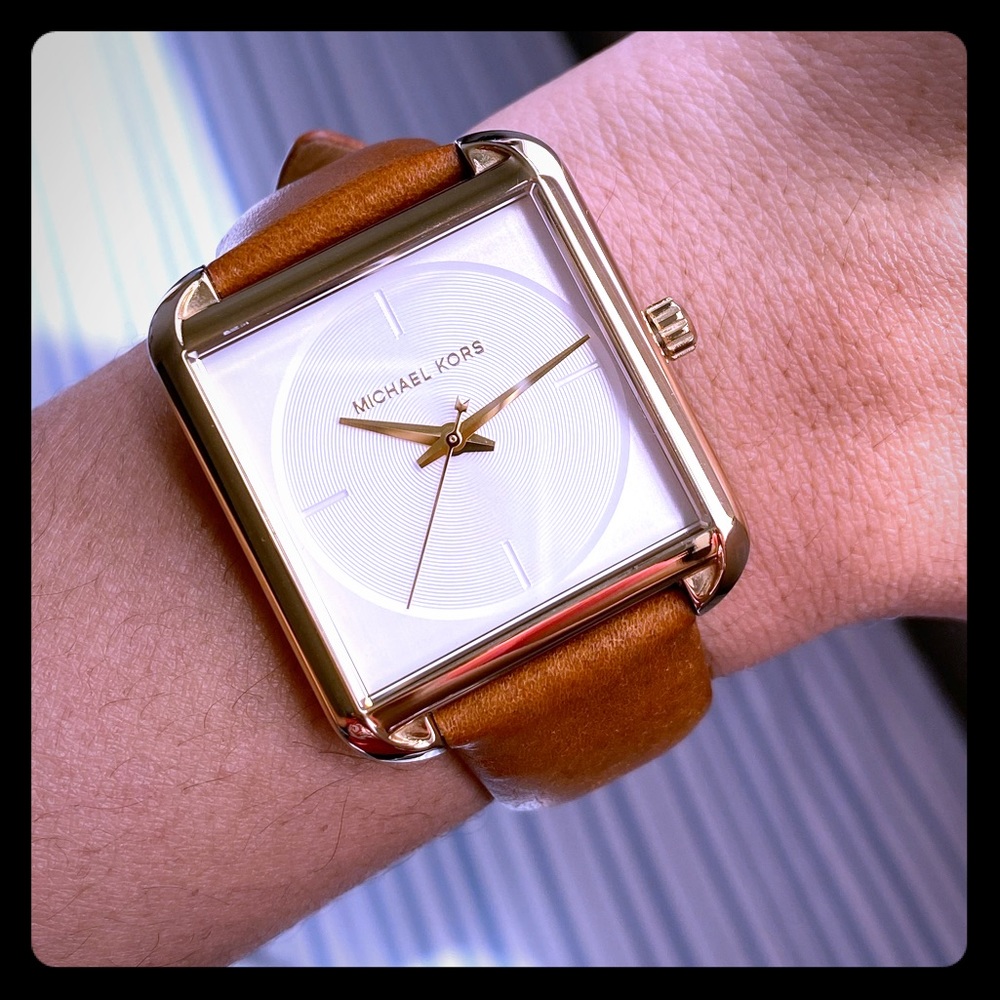 Michael Kors MK 2584 women’s leather strap watch